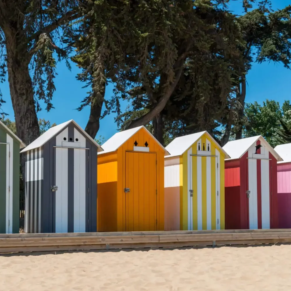 camping familial près de la plage de Brée-les-Bains, célèbre pour ses cabines