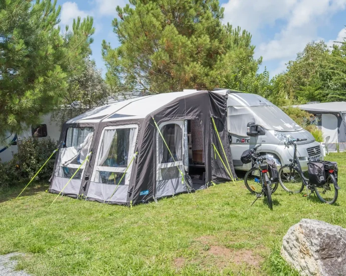 Séjournez sur un emplacement pensé pour votre camping-car à l'île d'Oléron